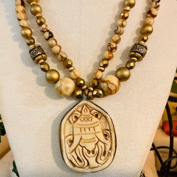 Handmade Vintage CARVED BONE - TIGER CORAL STATEMENT NECKLACE ⭐️NEW CONDITION - Picture 6 of 9